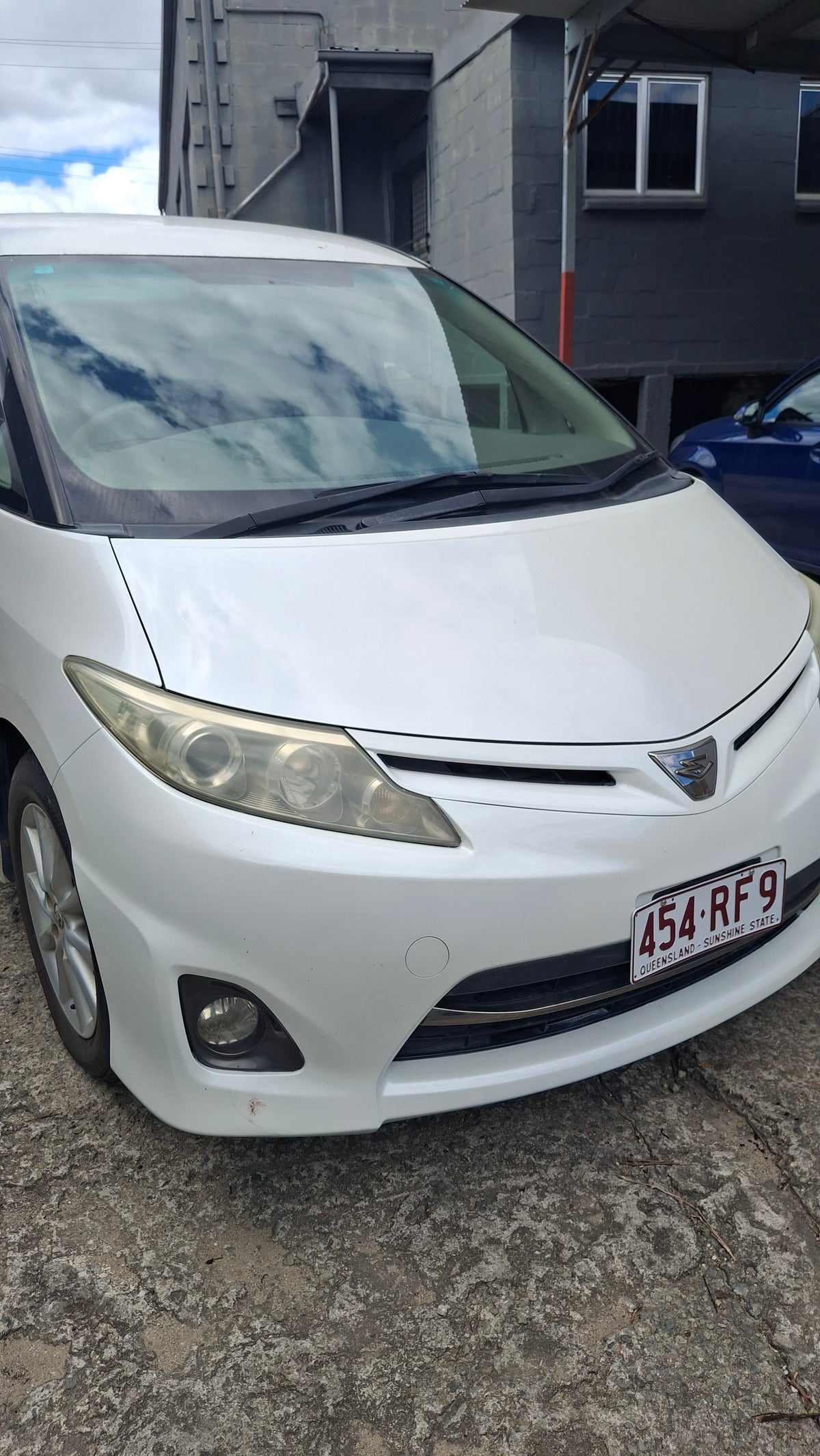 Car Lease: 2009 Toyota Estima Petrol
