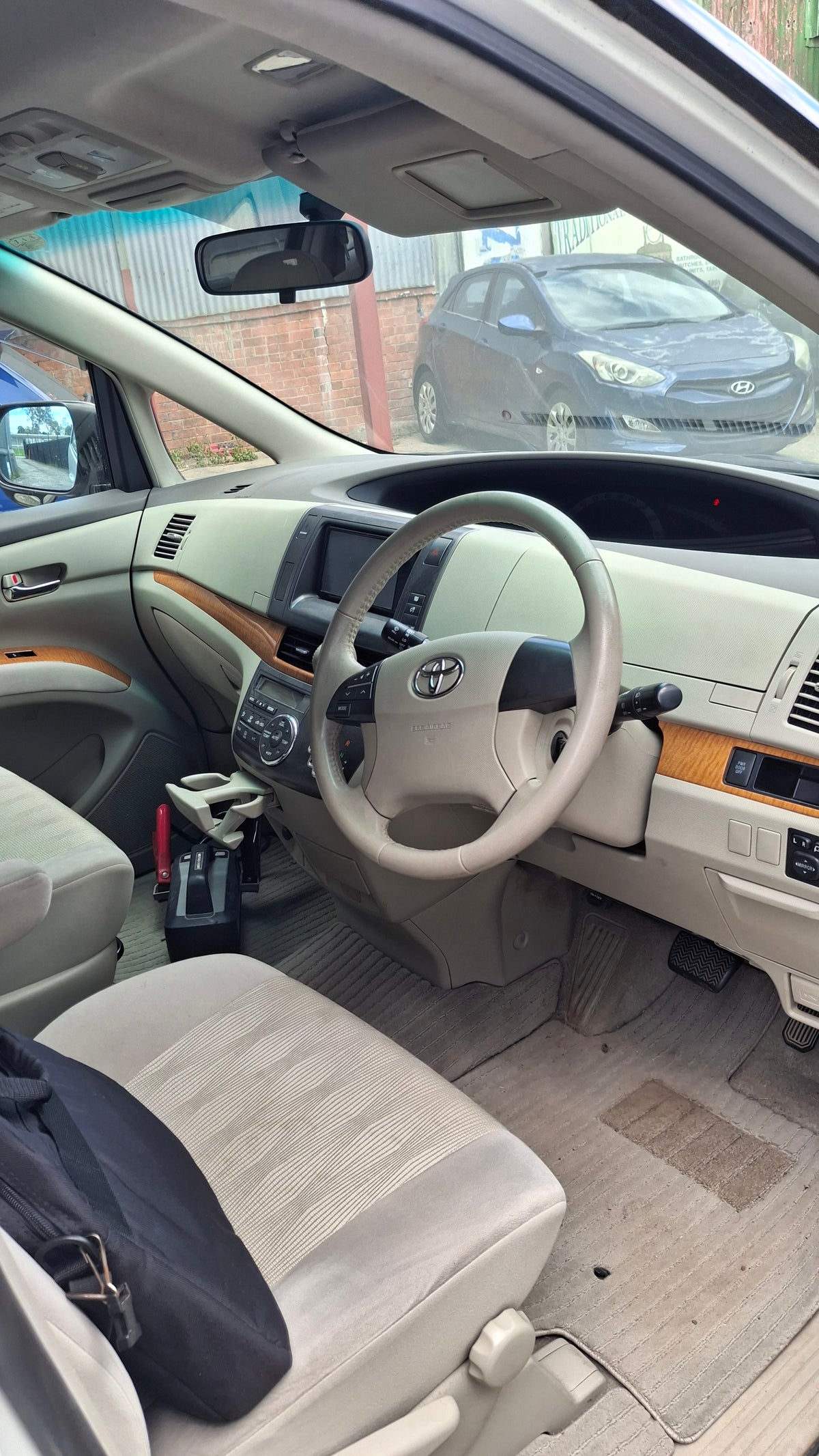 Car Lease: 2009 Toyota Estima Petrol