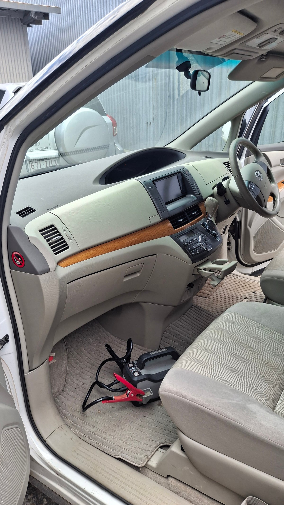 Car Lease: 2009 Toyota Estima Petrol